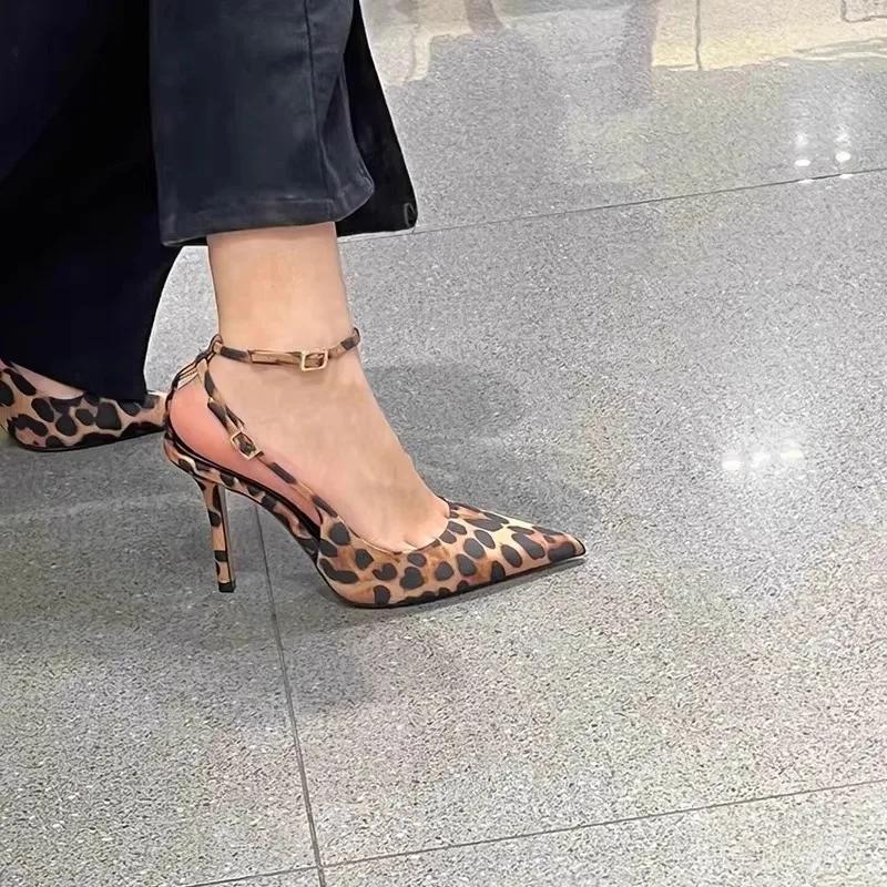Новые туфли-лодочки с острым носком и леопардовым принтом, осенние дизайнерские туфли на шпильке, большого размера, с ремешком на щиколотке, женские туфли на высоком каблуке
