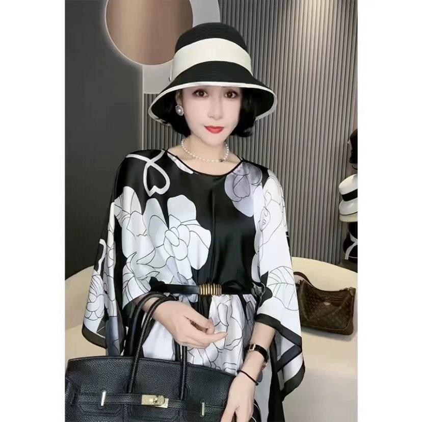 Spring and summer new silk scarves, women's thin large square scarves, colored scarves, high-end air-conditioned room shawls when traveling for photos