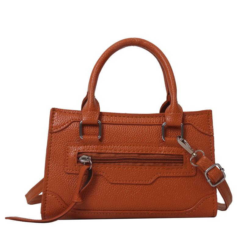 Модная сумка 2024 года, новая корейская версия, трендовая повседневная маленькая квадратная сумка, простая модная сумка через плечо, повседневная сумка-мессенджер