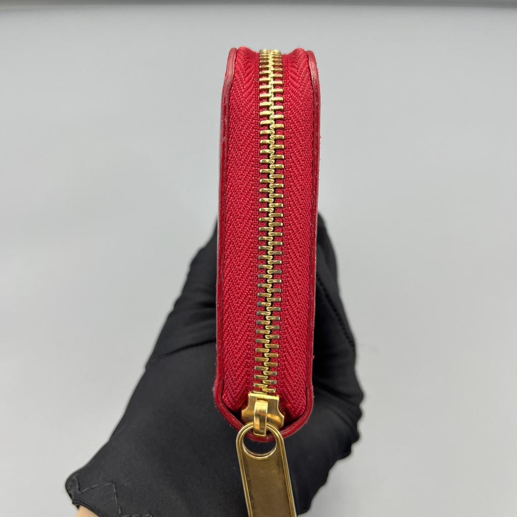 [Pre-Owned] Zippy Leather Wallet - Very Good #1PVMXT1