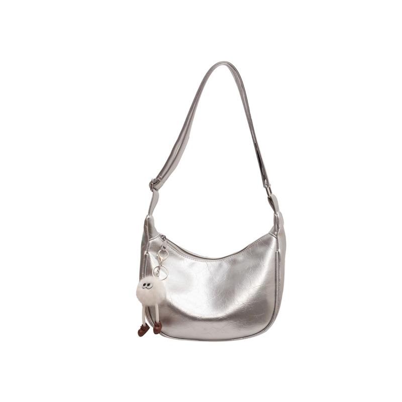 Summer high-end sense niche versatile dumpling bag women 2025 new large-capacity commuting shoulder armpit bag messenger bag