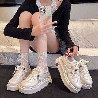 Платформа женские осенние новые небольшая высота увеличение модные универсальные студенческие спортивные и повседневные туфли