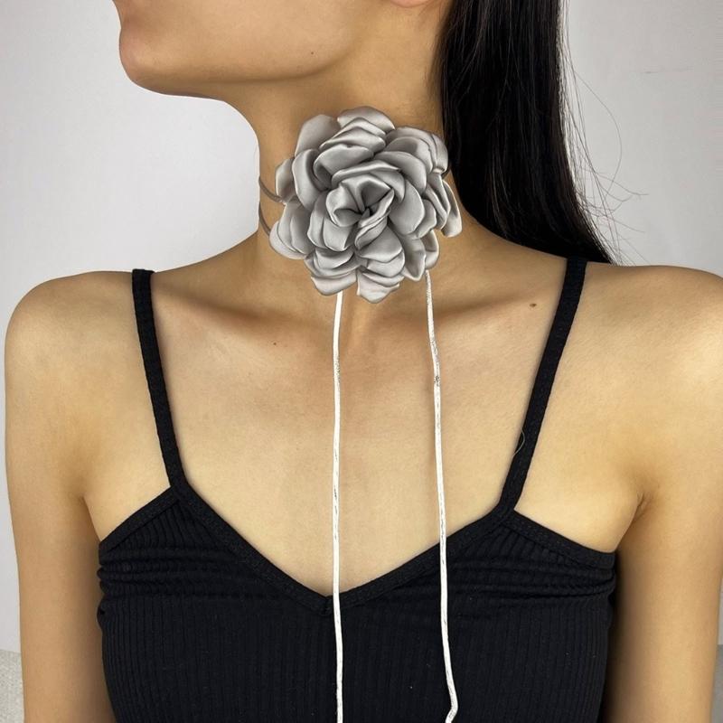 Stylish Rose Blossom Necklace Simulation Flower Neckchain Women Girls Collarbone Chain Eye Catching Choker Accessory