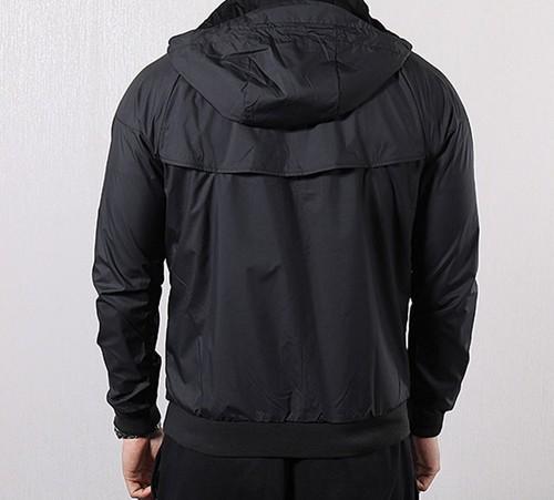 Nike Спортивная куртка с капюшоном и логотипом, однотонная, модель AT5271-010
