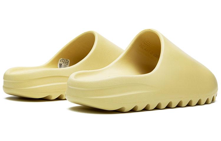 Шлепанцы Yeezy Adidas Originals 'Desert Sand' FW6344
