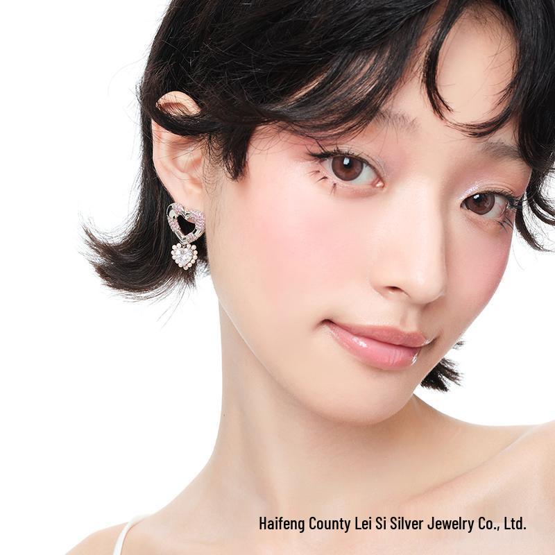 Серьги с розовыми бриллиантами Berry's "Extraordinary Heart" - Высококачественные женские украшения с подвеской в форме сердца.