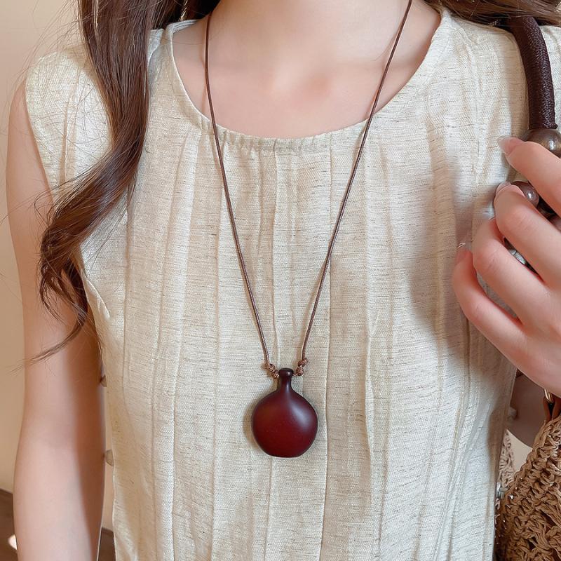 Resin Candy Love Pendant Necklaces For Women Retro Long Sweater Chains Simple Cute Pendant Necklaces Jewelry Accessories Gift