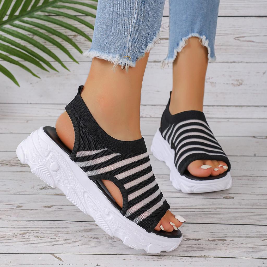 Повседневные сандалии на толстой подошве. Летняя женская обувь больших размеров. Модные ажурные сандалии с открытым носком. Изысканная и элегантная женская обувь.