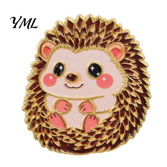Animal Enamel Pins Brooch Pin, Bear Penguin Fox Dog Hedgehog Badge, Golden Plated Lapel Pin Men Women Alloy for Coats Sweaters Scarves