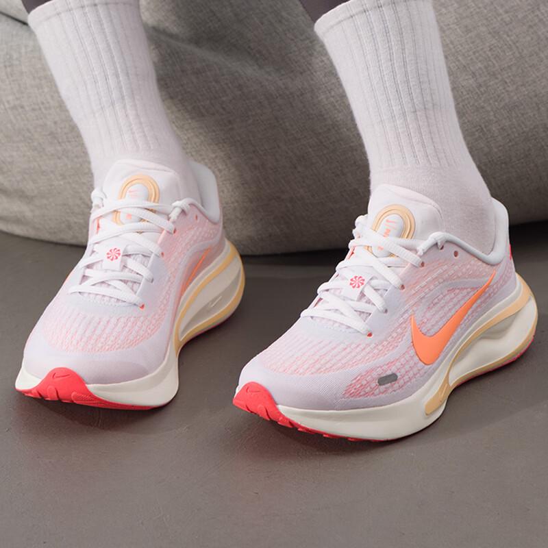 Nike Женские беговые кроссовки 7/24 FJ7765-118