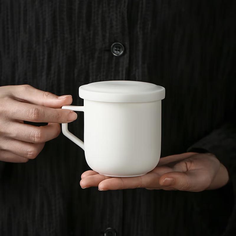 Кружка-заварник из неокрашенной обожженной керамики