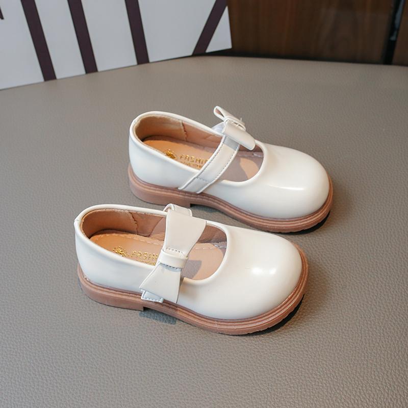 2024 Новые кожаные туфли для девочек с круглым носком, боковым бантом, детская повседневная обувь для школьной формы Великобритании, черные детские лоферы на платформе с застежкой-липучкой
