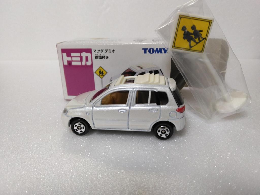 Миниатюра Tomica Mazda Demio с прозрачным кейсом, литой автомобиль, знак,
