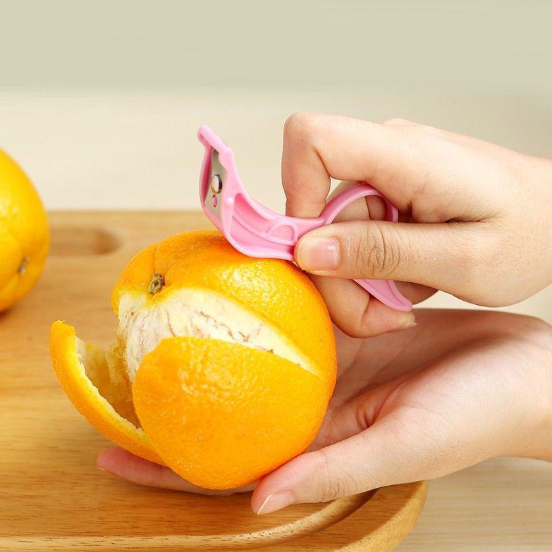 Многофункциональный инструмент для чистки и удаления сердцевины фруктов