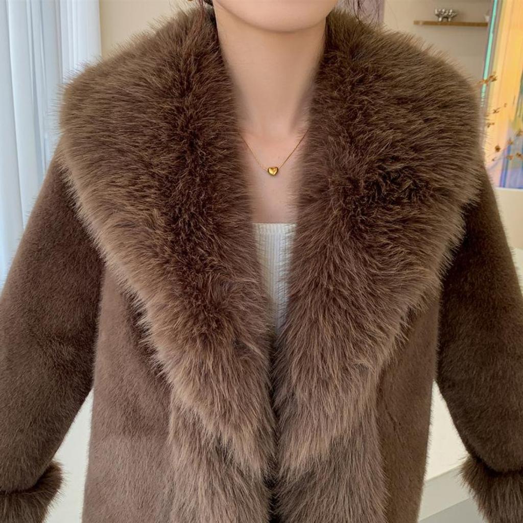 Женское меховое пальто из меха норки излучает стройность и удлиненность.. Золотая норковая шуба большого размера, зимний новый стиль