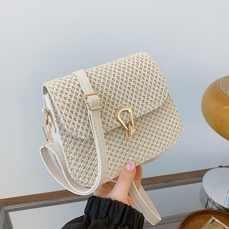 Модная плетеная маленькая сумка для женщин, новая модная сумка через плечо на одно плечо, персонализированная соломенная плетеная маленькая квадратная сумка с пряжкой-замком