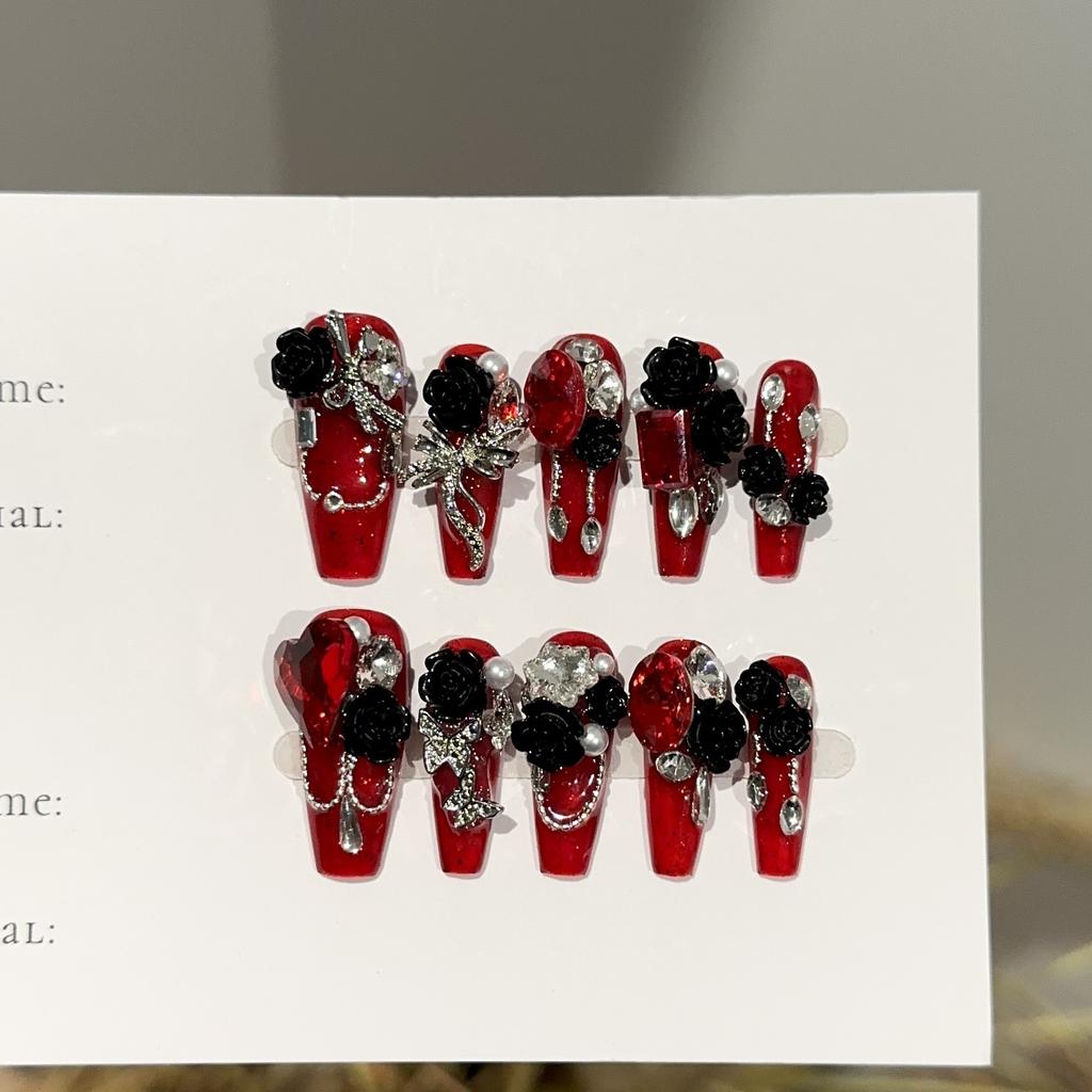 Красные Средние Ногти Гроб Накладные Ногти Квадратные Искусственные Ногти Французский Кончик Клей на Ноготь с Дизайном Многоразовые Ложные Акриловые Ногти Полное Покрытие Наклейки для Ногтей для Женщин