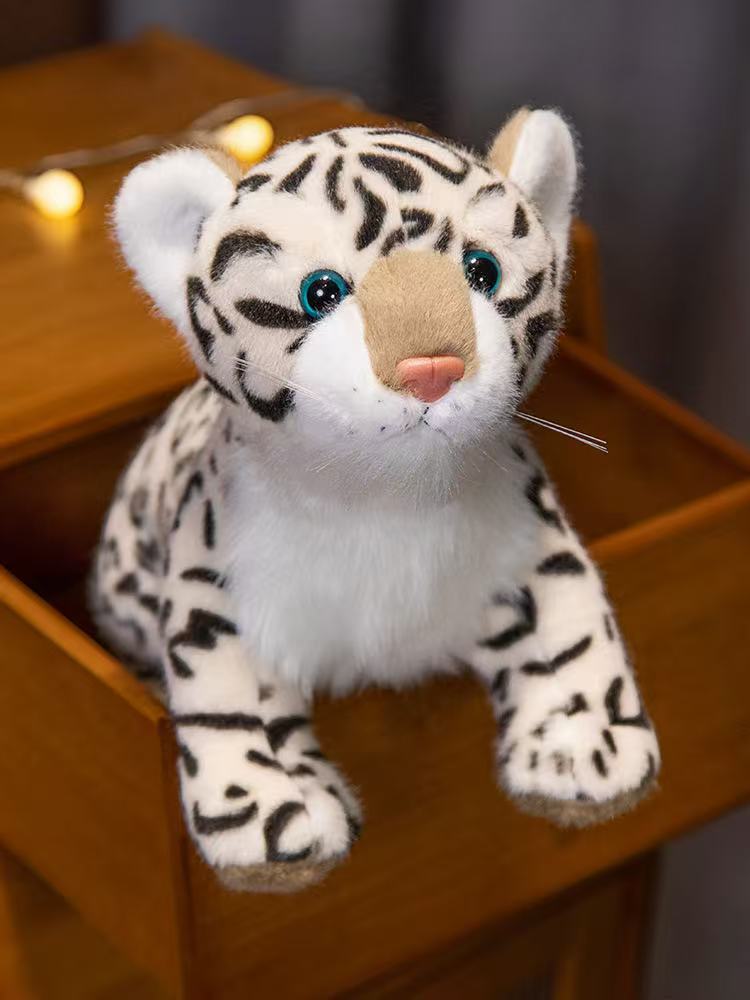 Kawaii Snow Leopard Doll Plush Toy Handmade Doll Cartoon Anime Cute Pillow Home Decoration Children's Birthday Gift Doll