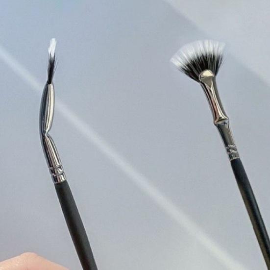 Brush Synthetic Fiber Eyelash Brush for No Smearing Clumping Lash Wand Brush