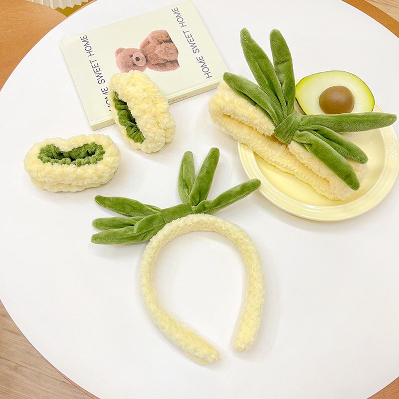 2025 г. Очаровательная повязка на голову в виде ананаса и набор нескользящих повязок для волос для женщин — набор из 3 предметов для мытья и укладки с браслетом