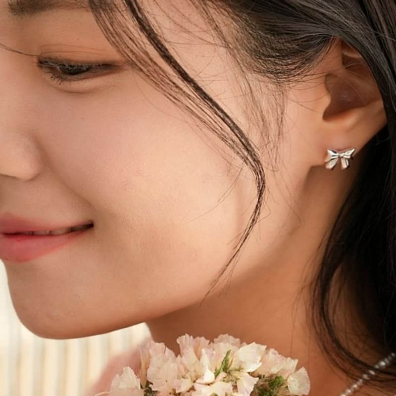 BELLOOGGI Heart ribbon earring