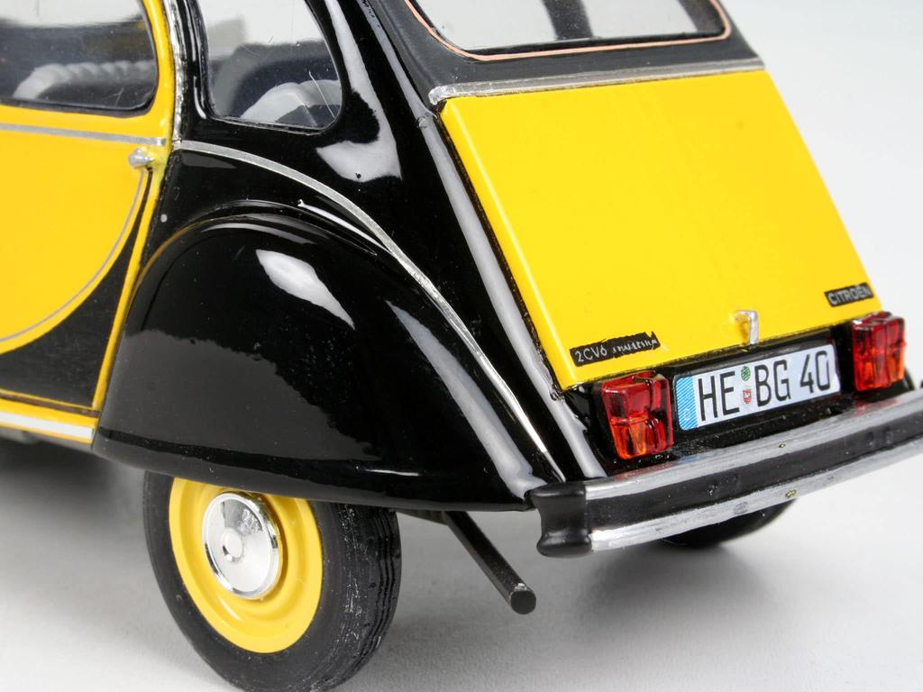 Пластиковая модель Revell 2CV 1/24 Citroën (Германия)
