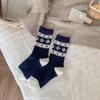 Женские осенне-зимние теплые шерстяные носки с контрастным ретро-цветом