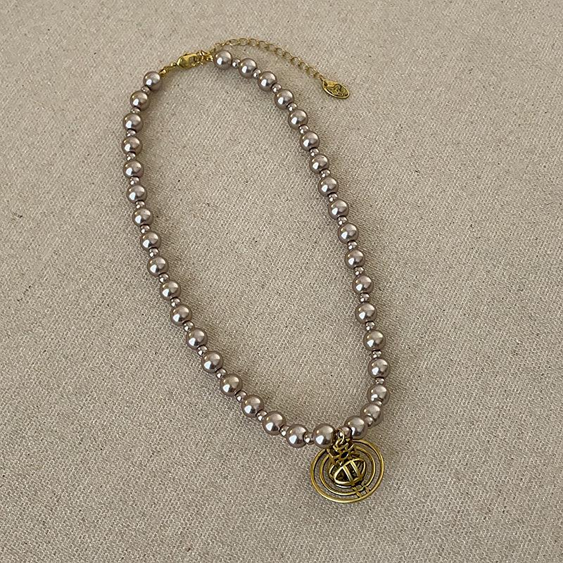 Трехмерная подвеска «Планета» с мокко-золотым коричневым жемчужным ожерельем для женщин, нишевый дизайн, чувство моды, универсальная цепочка на шею, цепочка на свитер