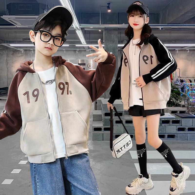 Детская спортивная куртка на флисовой подкладке - Универсальная весенне-осенняя верхняя одежда для мальчиков и девочек