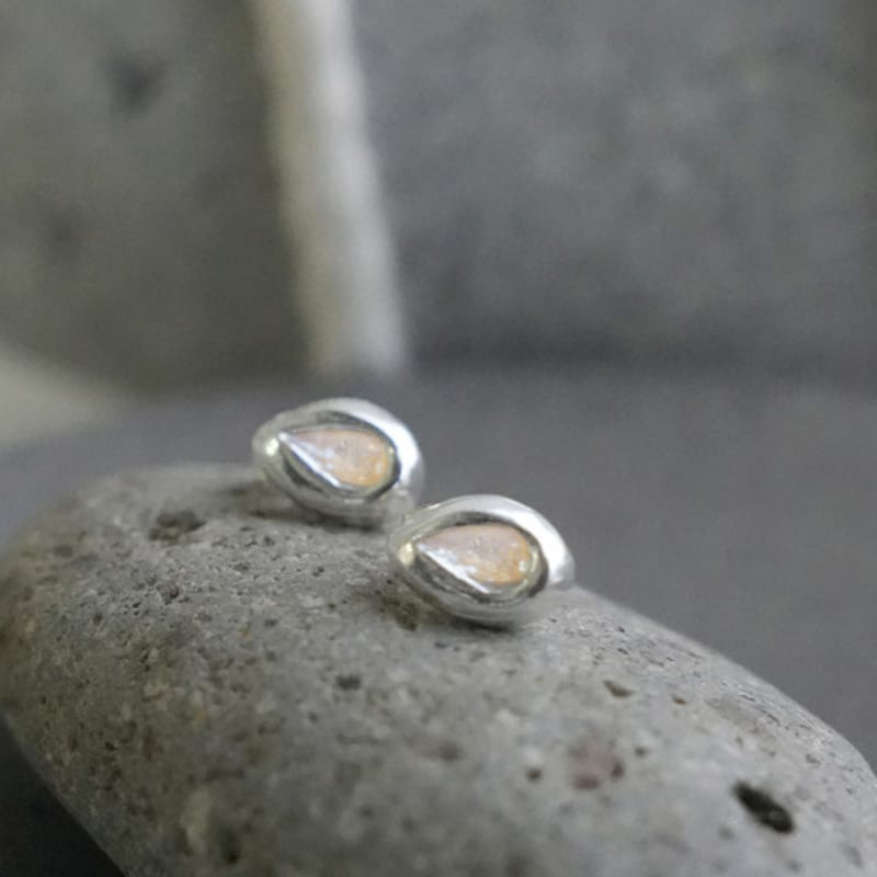 REINDEER GENTLE STONE EARRING 02