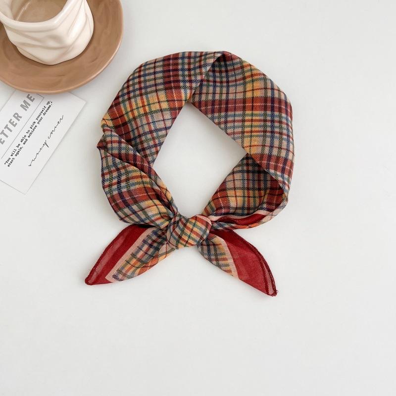Polka dot silk scarf women's spring and summer new Korean ins versatile neck protection scarf fashion headscarf square scarf silk scarf