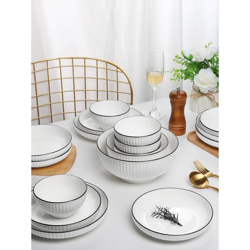 HANDUNYOU Yamada Black Edge Ceramic Dinnerware Set