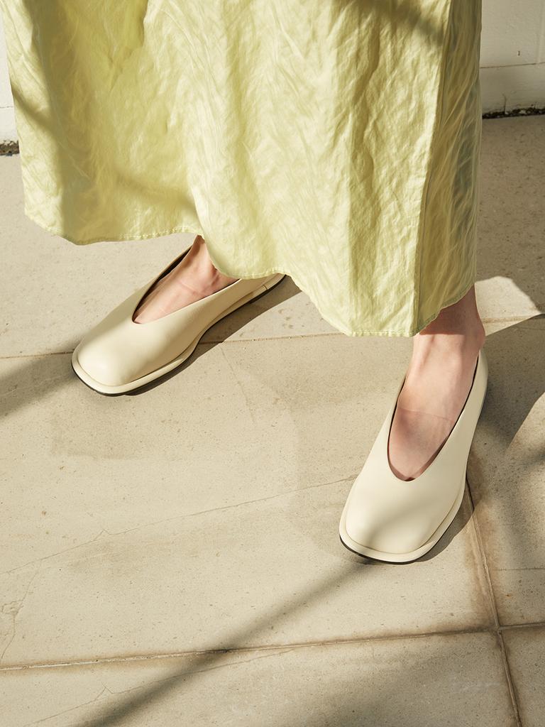 Blanc Sur Blanc Lisa Flat Ivory
