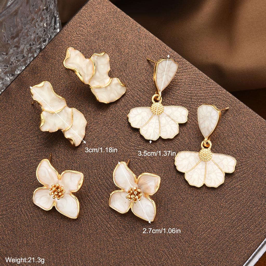 Vintage Floral Design Stud Earring Set for Women French Ins Beige Romantic Earring Trendy Korean Elegant Daily Wear Jewelry Gift