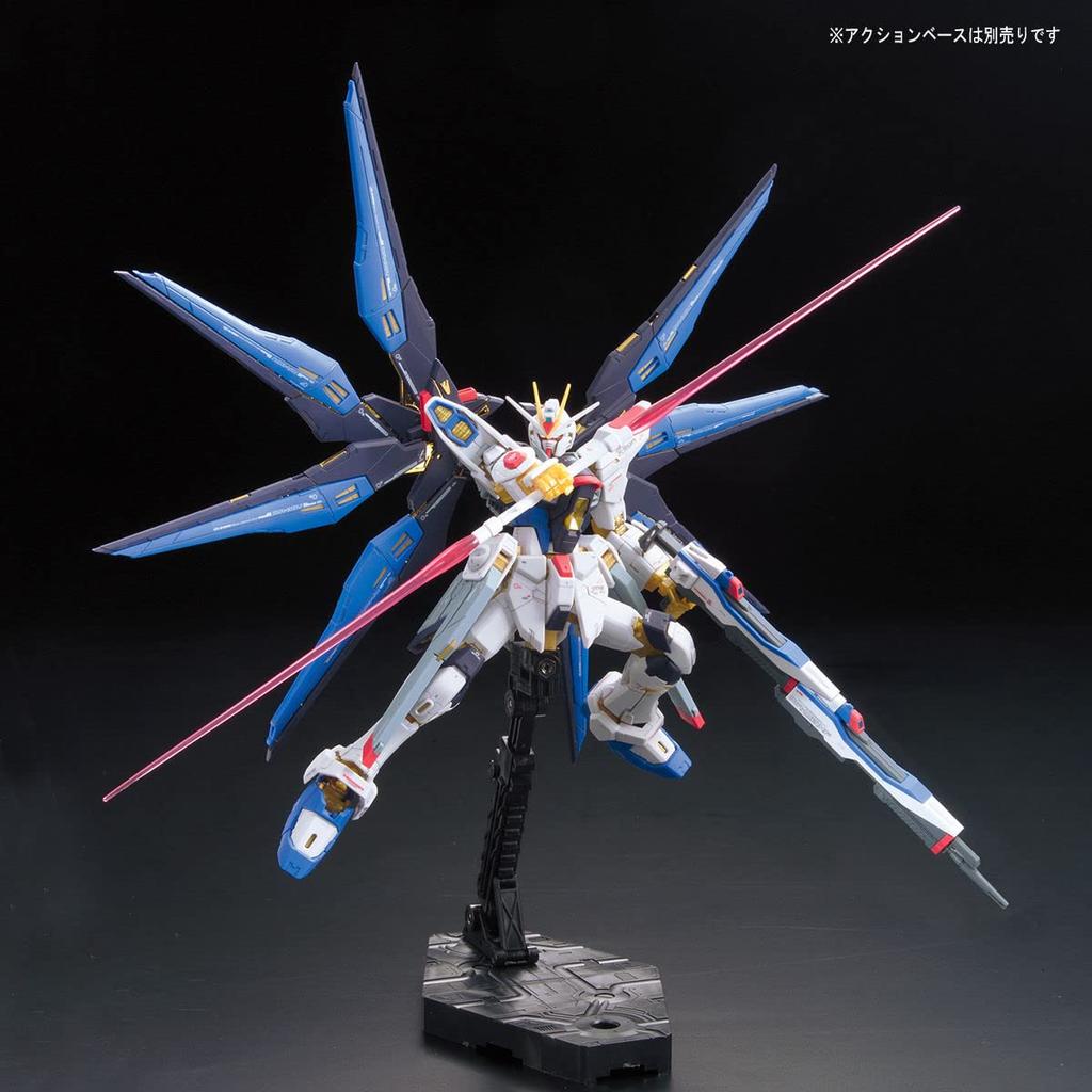 BANDAI SPIRITS RG Mobile Suit Gundam SEED DESTINY Strike Freedom Gundam Scale Plastic Model ZGMF-X20A 1/144 Color-coded