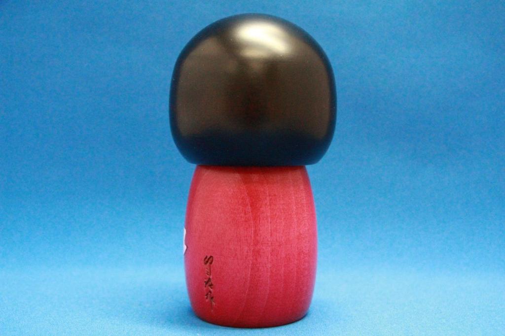 A popular souvenir from in Folk handcrafted Kokeshi doll by featuring cherry blossoms Japan! [Made Japan] craft, item Usaburo, (small size).