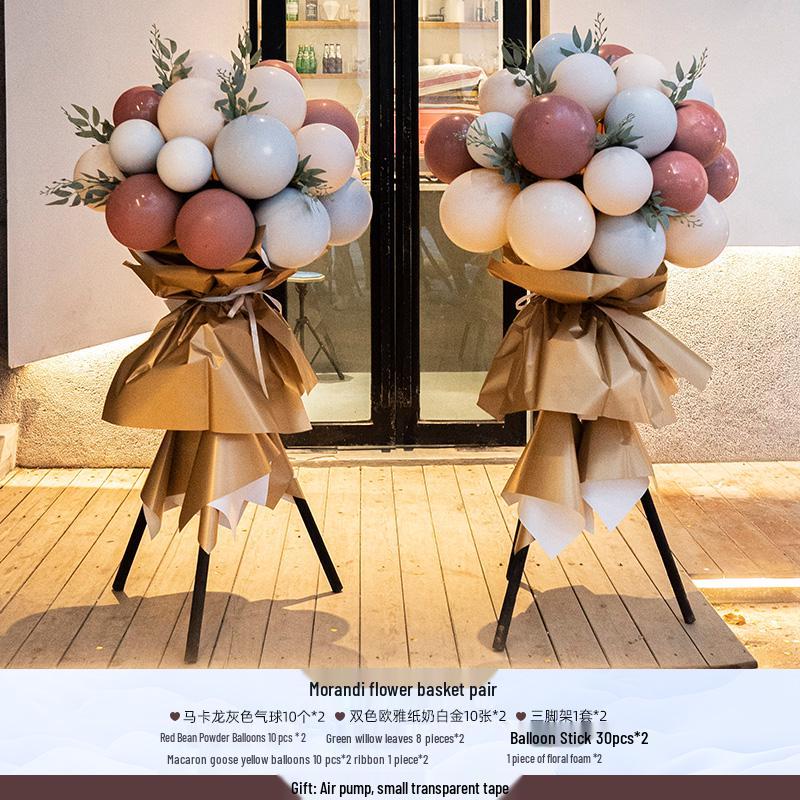 Корзина с цветами-колокольчиками для церемонии вручения дипломов и внутреннего убранства