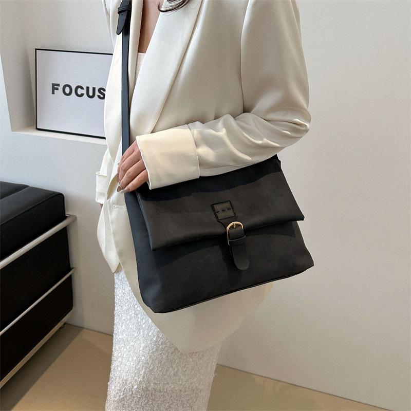 Весенние новые женские сумки Популярные сумки через плечо Простые повседневные сумки через плечо Модные ретро сумки в стиле ниши