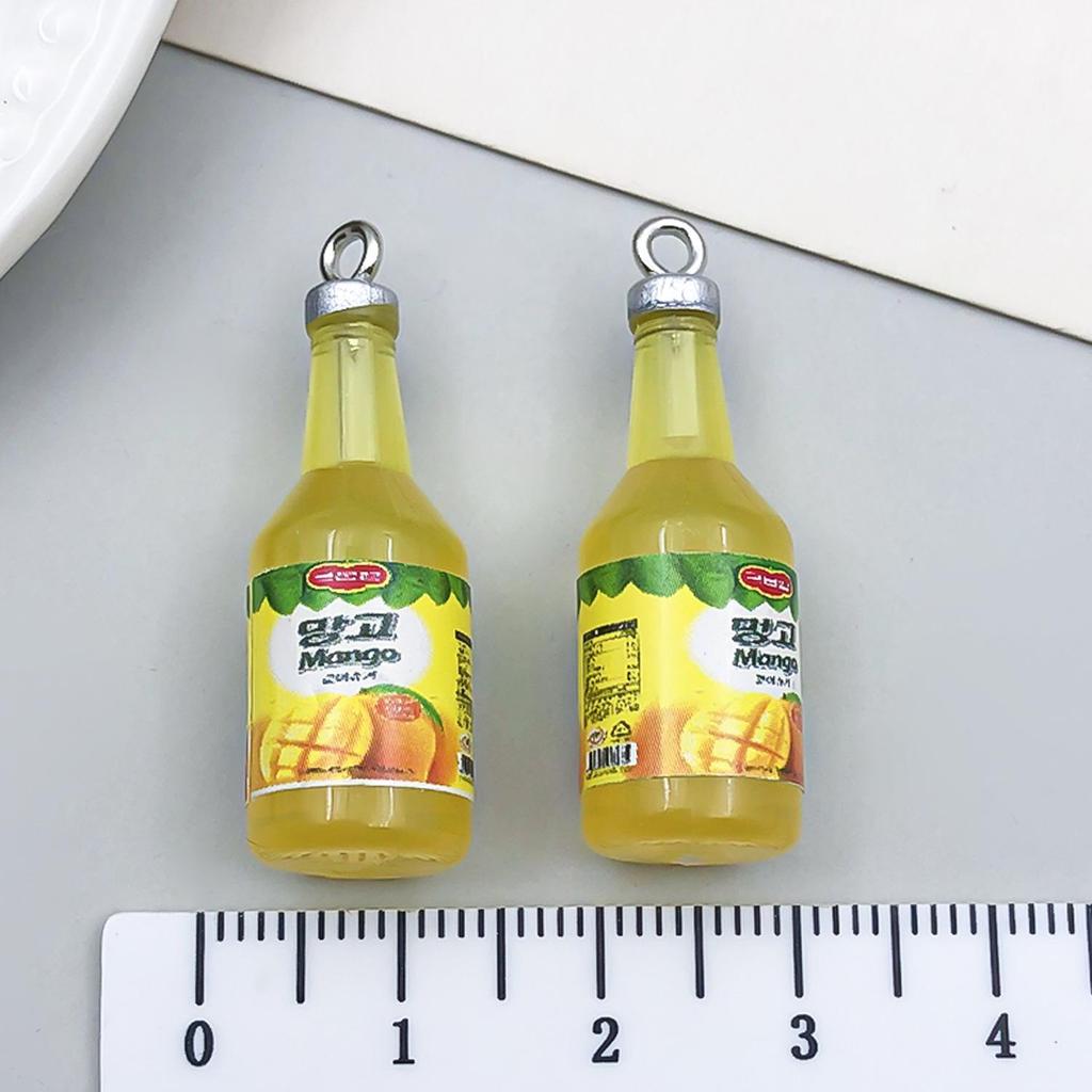 Подвески Ramune в мини-бутылочках: Самодельный кулон из смолы для ожерелья, брелока или сережек.
