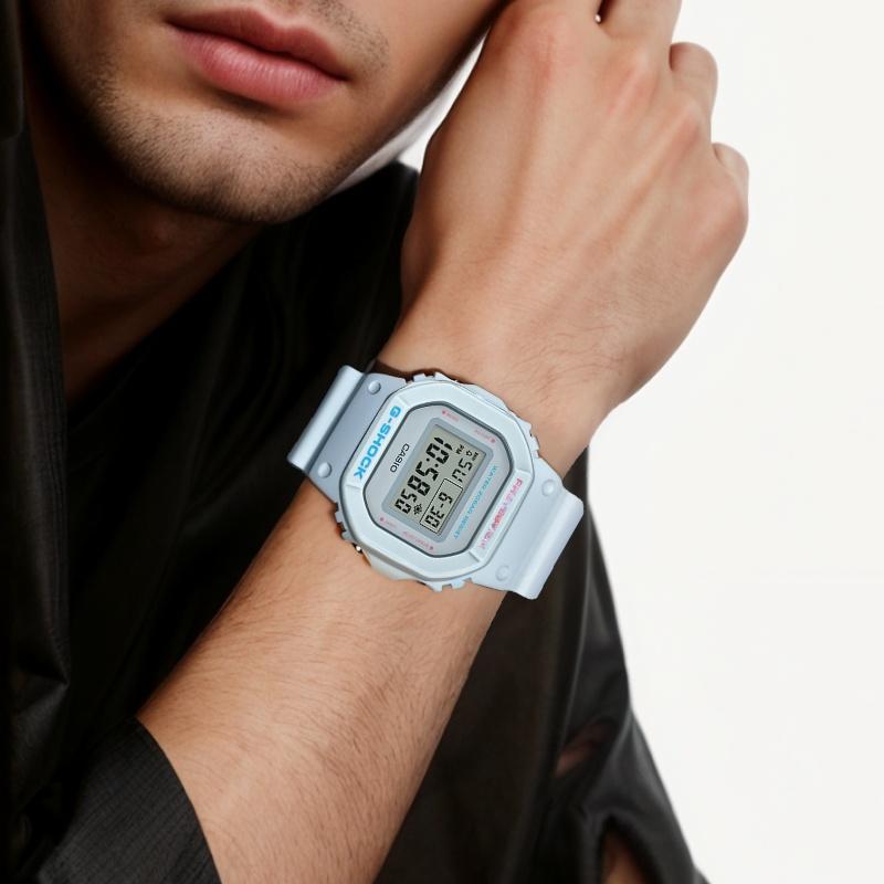 Casio Серия 5600, водонепроницаемость 200 метров, ударопрочность, ежечасный сигнал, многофункциональная сигнализация, полностью автоматический календарь, кварцевый механизм, DW-5600SC-8PRB