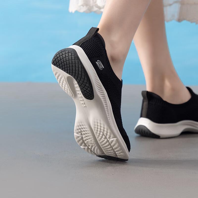 Skechers Женские спортивные кроссовки для ходьбы GO WALK Flex 104637-BKW