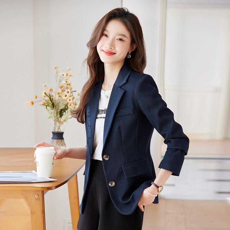 Модный и элегантный женский короткий пиджак на все случаи жизни