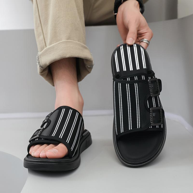 Тапочки мужские летняя одежда 2025 года интернет-знаменитости тренд, новый однословный перетащить цвет соответствующий пляжная обувь 610-K