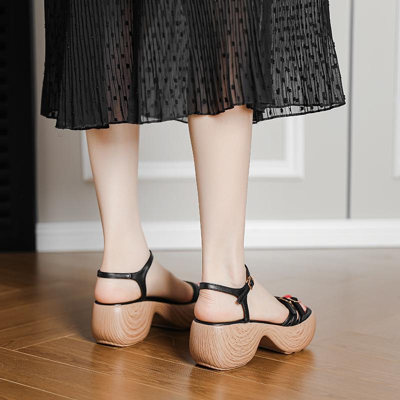 Тонкий ремешок, толстая подошва, каблук-маффин, сандалии с закрытым носком для женщин, летние новые модели, легкие и не утомляющие ноги, ретро римские туфли для женщин