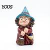 Украшение для Хэллоуина, Фигурка ведьмы на метле из смолы, Статуэтка гнома в шляпе волшебника, Для полки, Винтажный жуткий декор для стола