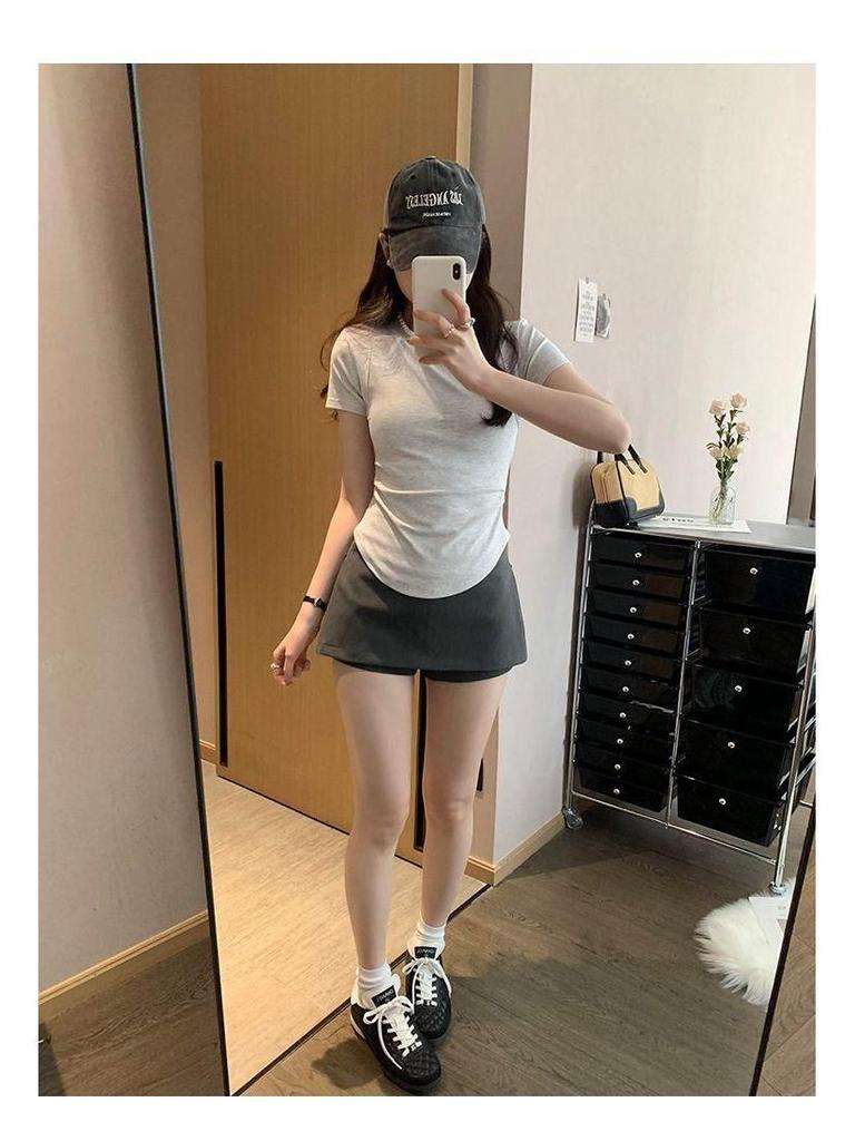 Женская приталенная черная футболка с косточками, с прямыми плечами – 92% хлопок, 8% спандекс, летний топ