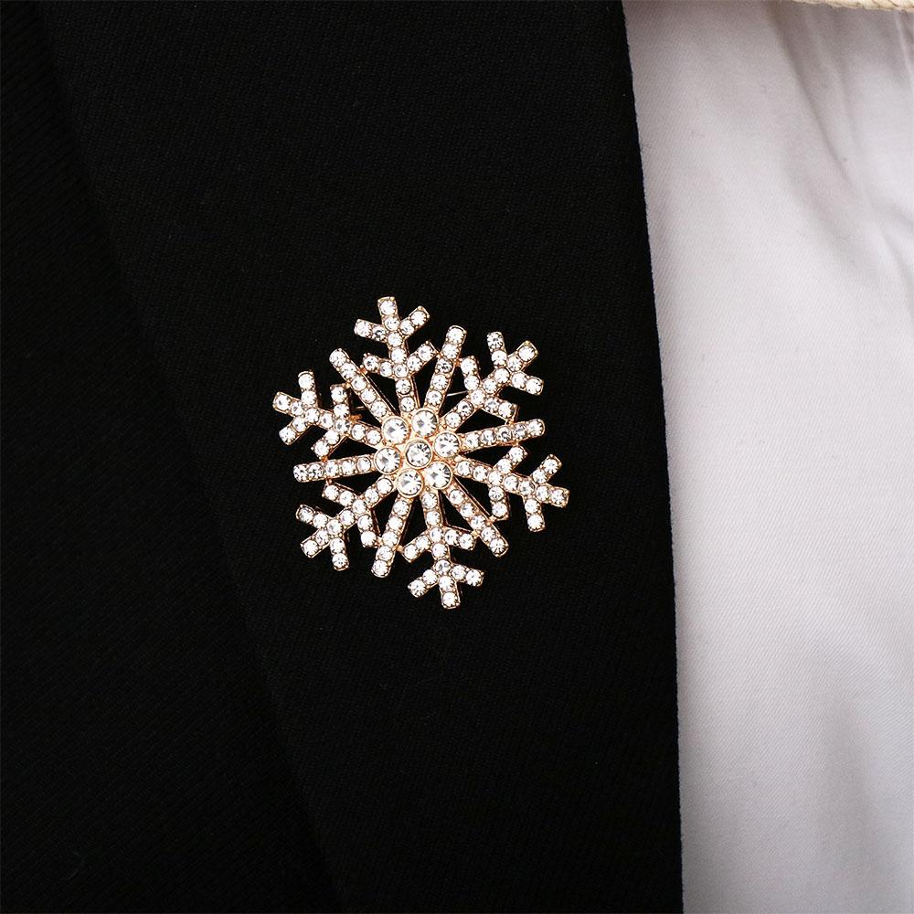 Zinc Zinc Zinc Alloy Creative Snowflake Brooch Geometric  Temperament   Christma's Day Gift