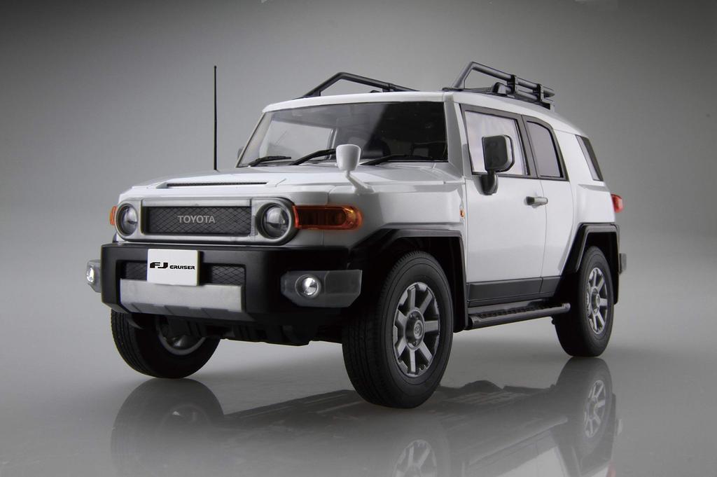 Автомобиль NEXT Series Toyota FJ Cruiser Пластиковая модель 1/24 № 9 (белый)