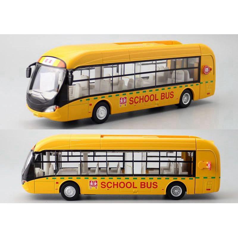 Car Model 1:32 Alloy Diecast Bus With Light Sound For Collectors