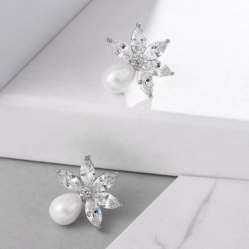 Horse Eye Stud Earrings, Imitation Pearl Flower Jewelry, Light Luxury High-End Exquisite Jewelry